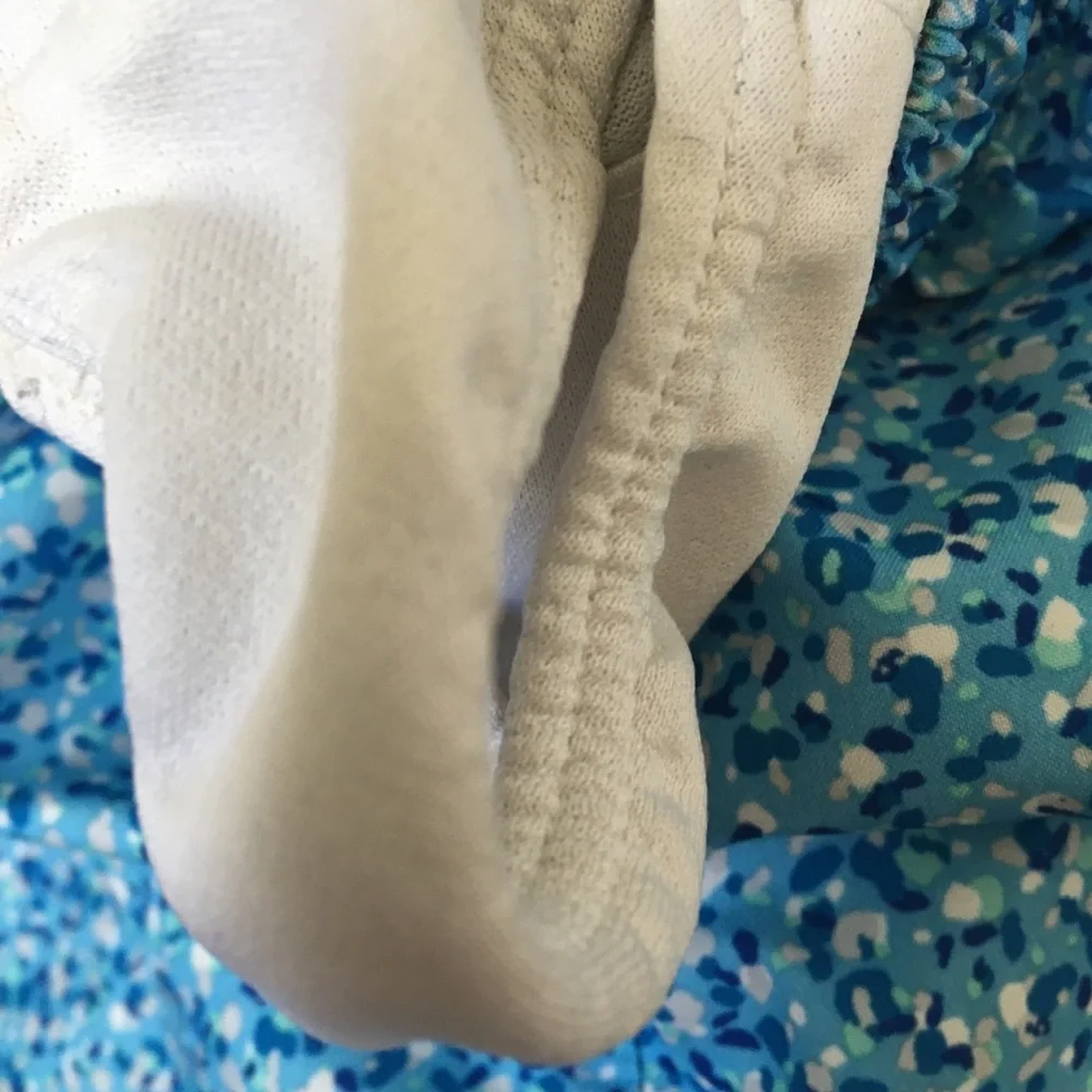 FINAL MARKDOWN Boys Nike swim trunks (M)